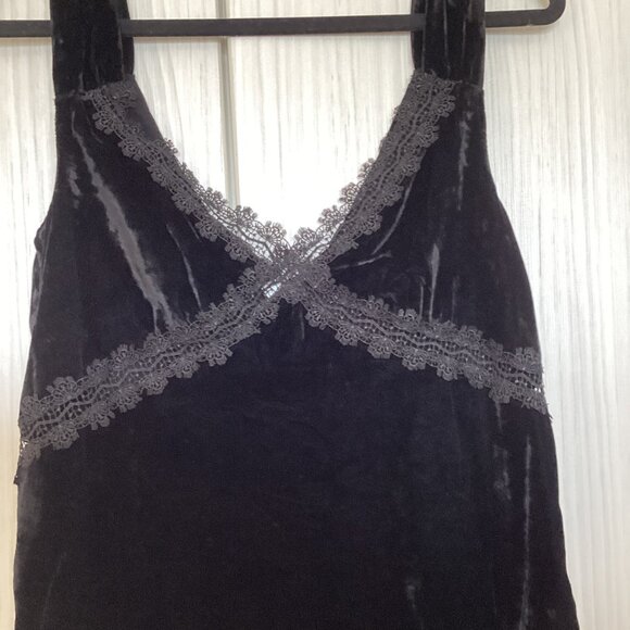Black Velvet Dress with Lace Detail - Picture 2 of 2